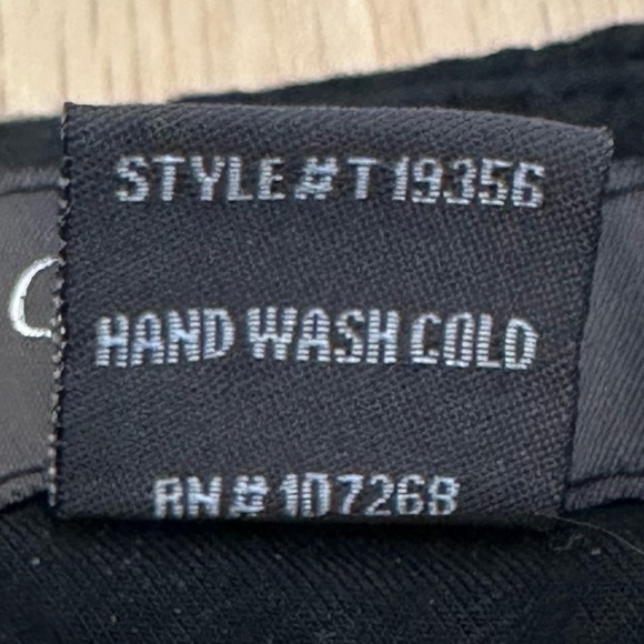 Gracia Black Metal Neck Trim Top - Picture 9 of 10